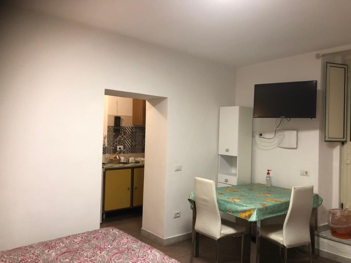 Arenada Private Rooms And Apartment Sud كالياري المظهر الخارجي الصورة