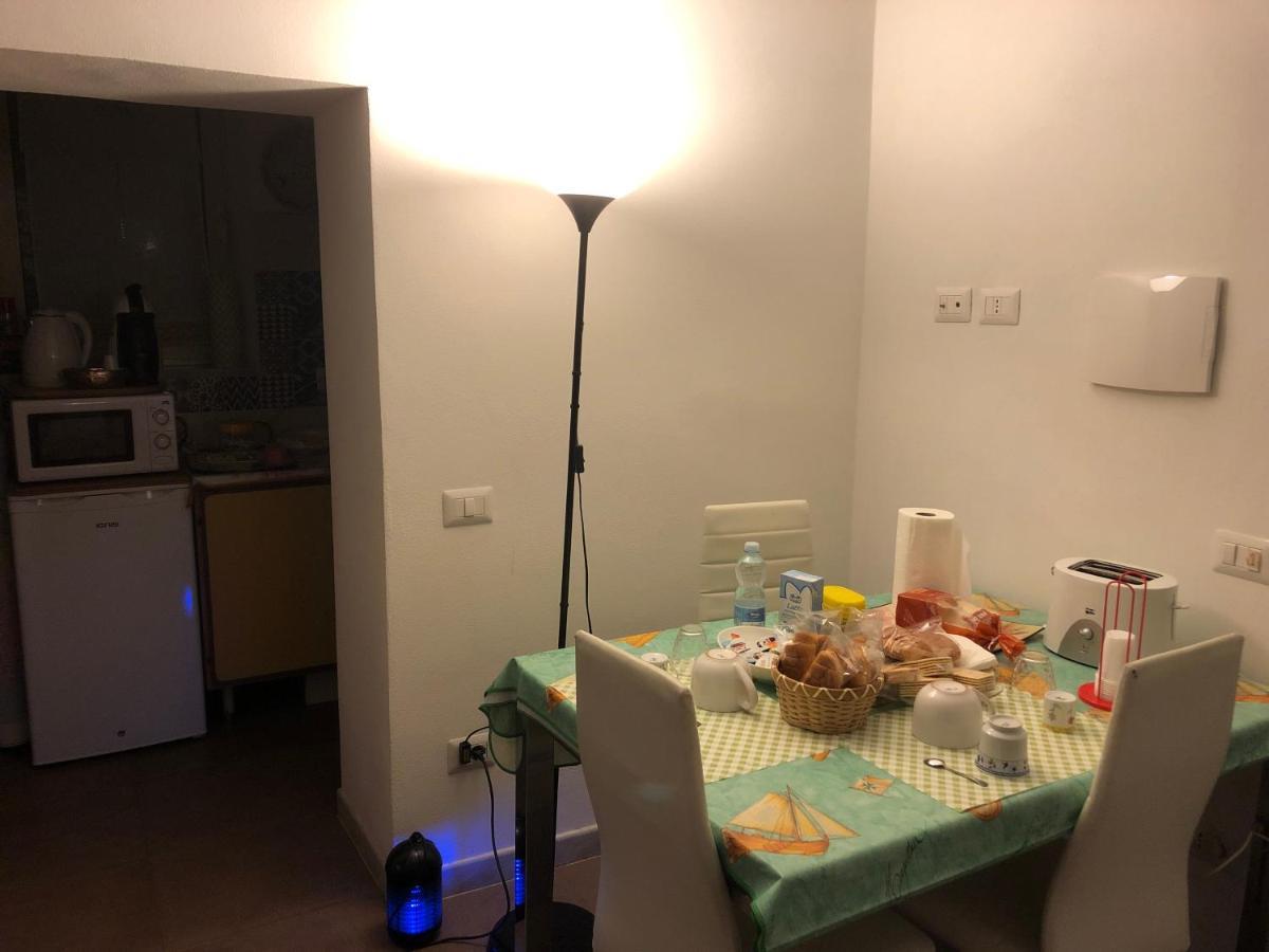 Arenada Private Rooms And Apartment Sud كالياري المظهر الخارجي الصورة