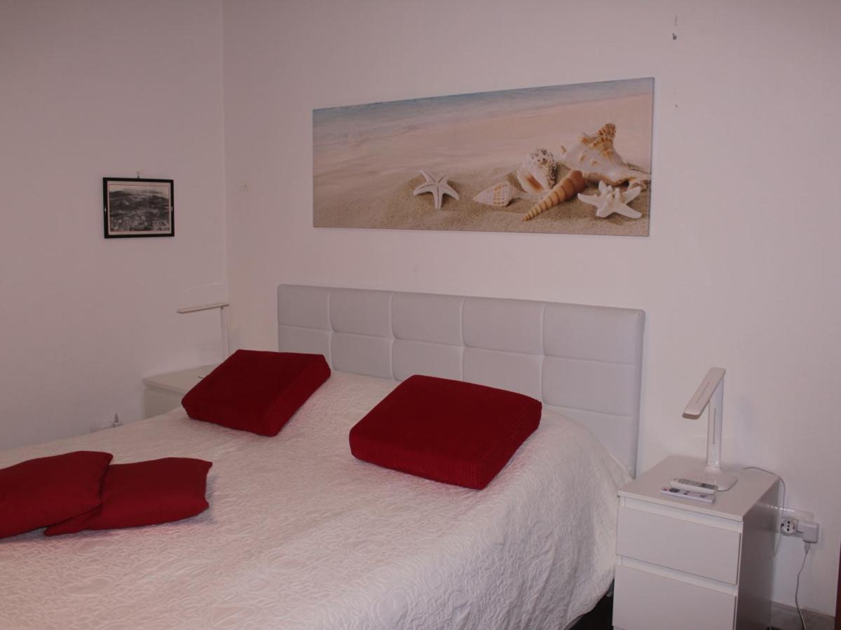 Arenada Private Rooms And Apartment Sud كالياري المظهر الخارجي الصورة