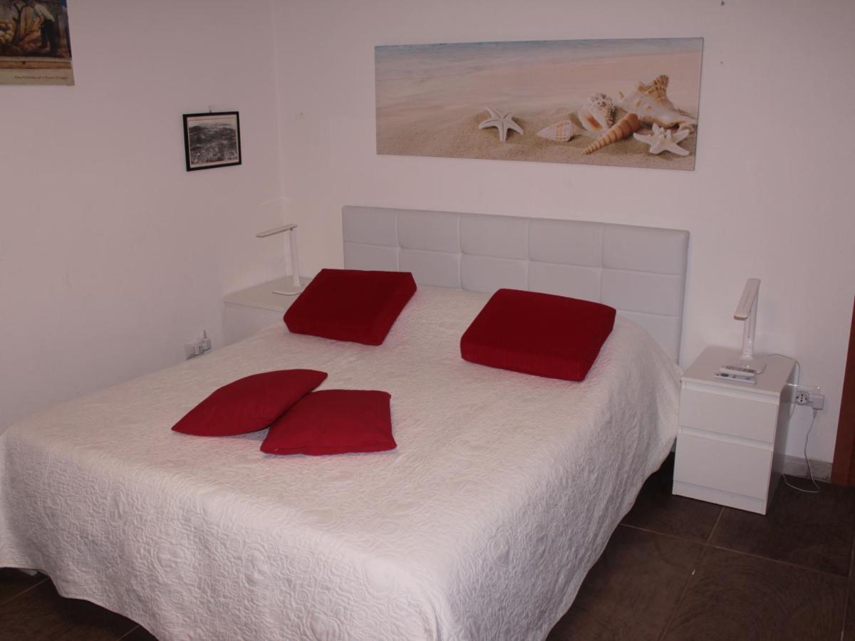 Arenada Private Rooms And Apartment Sud كالياري المظهر الخارجي الصورة