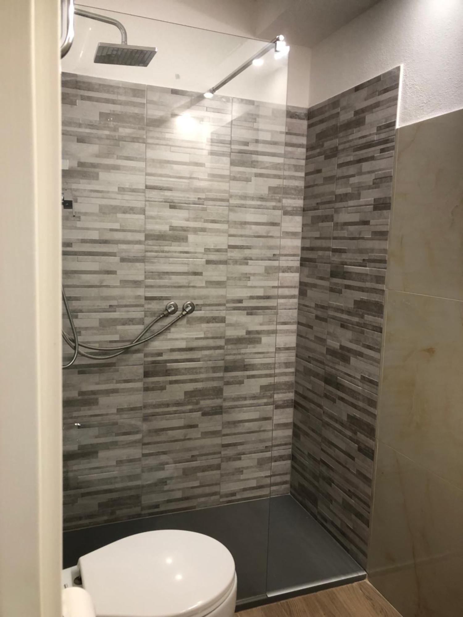 Arenada Private Rooms And Apartment Sud كالياري المظهر الخارجي الصورة