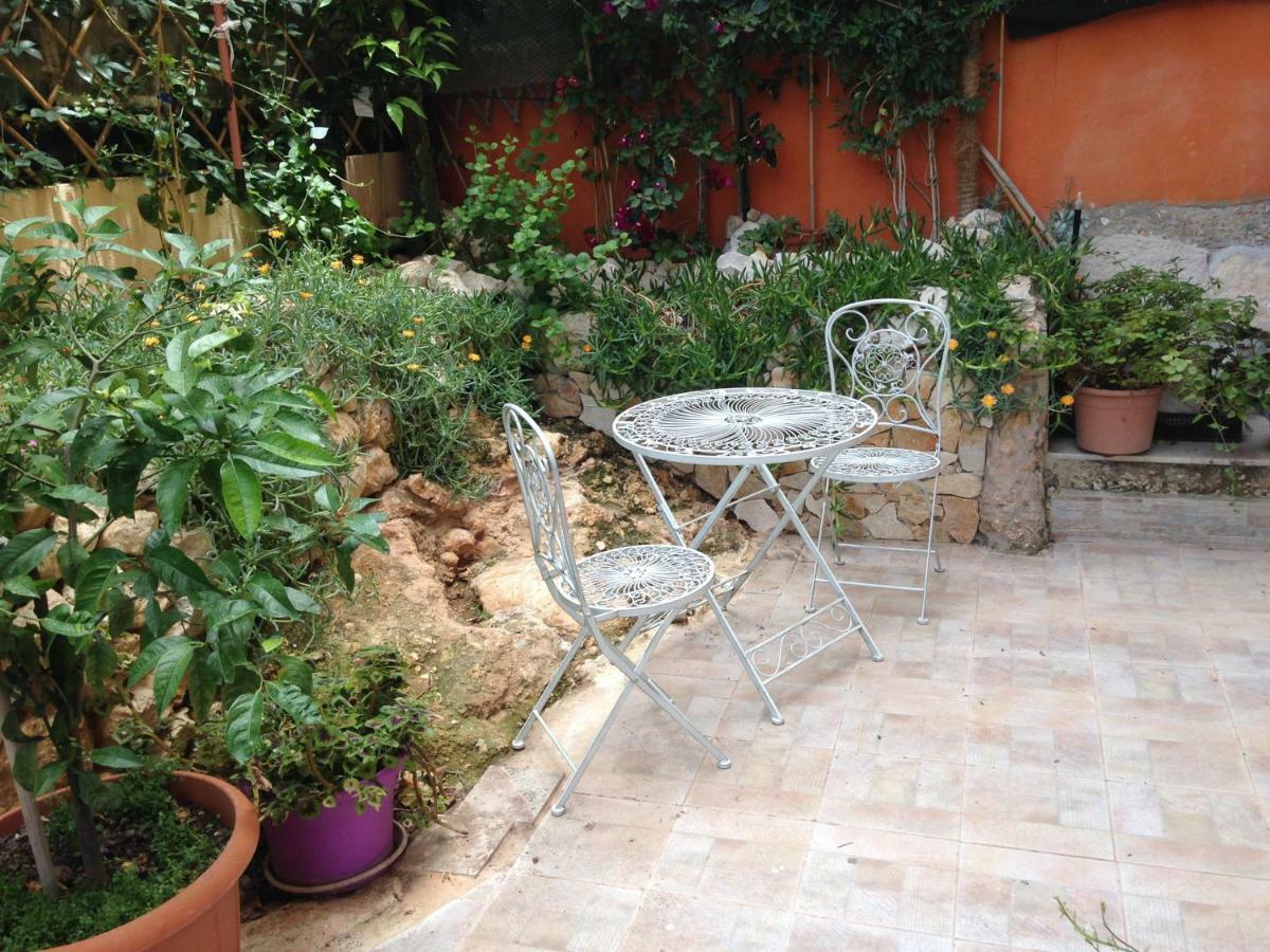 Arenada Private Rooms And Apartment Sud كالياري المظهر الخارجي الصورة